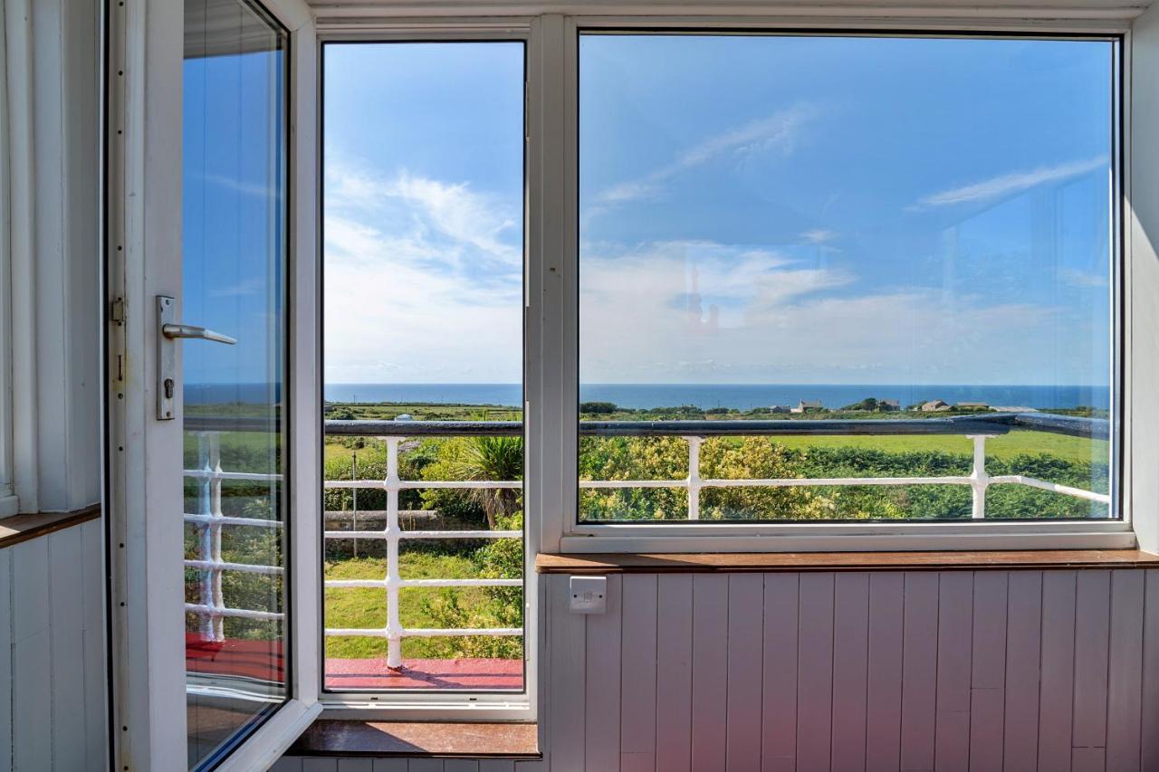 Finest Retreats - The Watchtower At Western Watch Lower Boscaswell Exterior foto